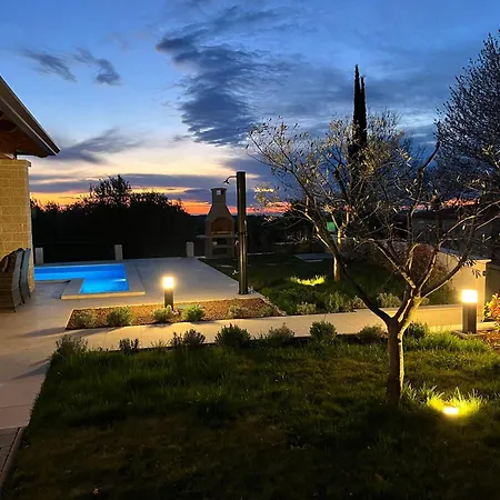 Vila Milanezi Visnjan Exterior photo