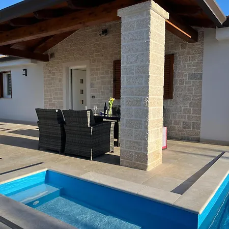 Vila Milanezi Visnjan Exterior photo