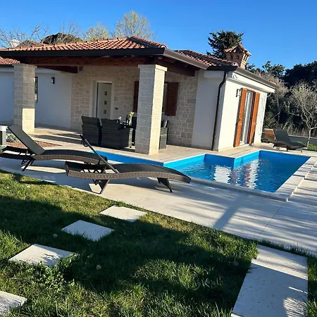 Vila Milanezi Visnjan Exterior photo